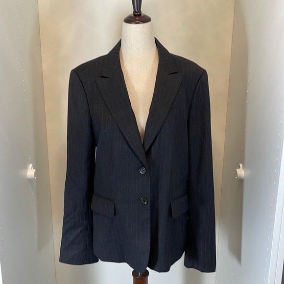 Epic New York 2 Button Charcoal Pinstriped Blazer Size 12 - Picture 1 of 8